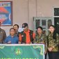 Bantuan dari Kejaksaan Agung RI untuk Korban Gempa Ngada Diserahkan Kajari Ngada ke Posko Pusat Bencana Gempa Ngada. (Foto: Humas Kejari Ngada)