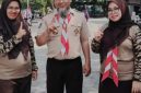 Pengawas Sekolah Kecamatan Pakuhaji H. Nanang Kusnadi, M.Pd. (tengah) mengabadikan momen bersama para pembina dan anggota Gerakan Pramuka se-Kecamatan Pakuhaji, Kabupaten Tangerang, Pada Selasa 18/8/2026 (Dok. Dadang) 