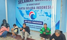 Pengemudi Ojek Online dan Warga Sambut Antusias Program Makan Gratis dari Partai Gelora Kota Tangerang.