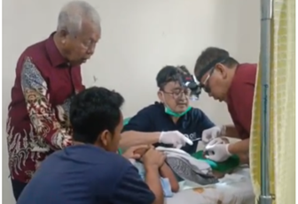 Kegiatan sunatan masal di Balai Warga RW 05 Kutabaru, Pasarkemis