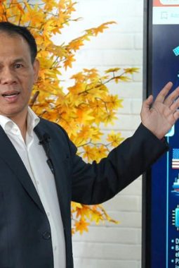 Mahfuz Sidik Prediksi Perang Dingin Baru AS-Tiongkok dalam 5-15 Tahun