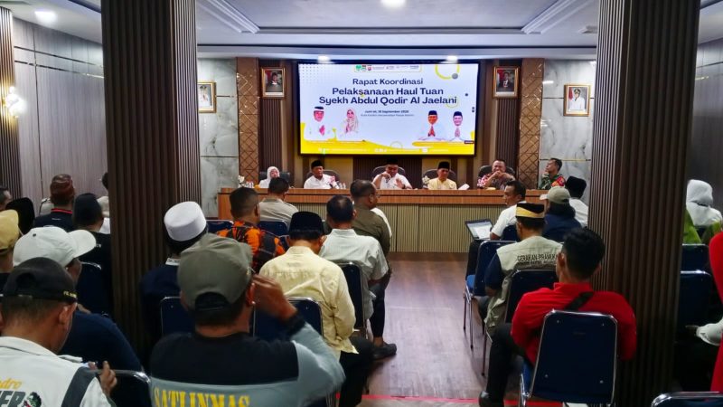 Rapat koordinasi pelaksanaan Haul ke-68 Tuan Syekh Abdul Qodir Al-Jaelani di Kantor Kecamatan Pasar Kemis, Kabupaten Tangerang, dihadiri sejumlah unsur terkait.