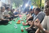 Warga dan para tamu undangan mengikuti acara syukuran peresmian Jalan Arjuna dalam suasana penuh kebersamaan.