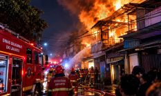 Kebakaran Hebat di Kebayoran Lama,18Rumah Terdampak