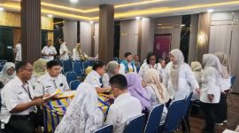 Jajaran aparatur Kecamatan Pasarkemis mengikuti rangkaian penilaian dan evaluasi kinerja kecamatan dalam pelayanan kepada masyarakat.