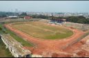 Stadion Benteng Tangerang terlihat dari udara dengan kondisi kawasan dan tribun stadion pada masa sebelum revitalisasi.
