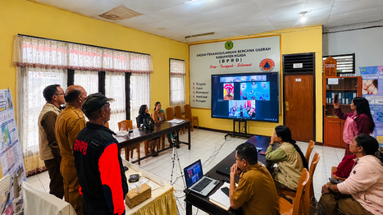 Mendagri Pasang Target Percepatan Pemulihan Gempa Flores, Warga Diharapkan Natal di Rumah Sendiri. Foto: Humas Prokopim Ngada)