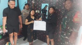 Dokumentasi mediasi kekeluargaan Polsek Pasar Kemis bersama kedua belah pihak, Bhabinkamtibmas Bripka Hendrasari (kedua dari kiri), dan Babinsa Kopda Gelar (kanan), sebagai upaya penyelesaian perselisihan secara damai.