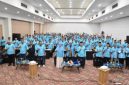 Para peserta pelantikan pengurus DPD dan KWSB DPC Partai Gelora Indonesia Kabupaten Tangerang mengikuti kegiatan konsolidasi organisasi dan pembekalan ideologisasi partai.