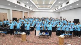Para peserta pelantikan pengurus DPD dan KWSB DPC Partai Gelora Indonesia Kabupaten Tangerang mengikuti kegiatan konsolidasi organisasi dan pembekalan ideologisasi partai.