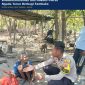 Sentuh Hati Lansia di Desa Tarawali, Bhabinkamtibmas dan Dokkes Polres Ngada Turun Berbagi Sembako. (Foto: Humas Polres Ngada)