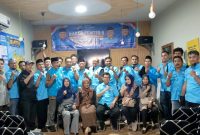 Pengurus dan kader Partai Gelora Indonesia se-Banten berfoto bersama usai Rapat Kerja Territorial 8 di WARNA CAFE, Kota Serang, Sabtu (17/10/2026), sebagai bentuk komitmen memperkuat konsolidasi organisasi dan rekrutmen anggota.